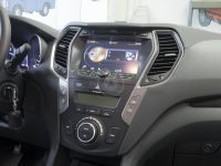 Штатное головное устройство MyDean 1210 для автомобиля Hyundai Santa Fe (2012+) + Карты навигации Navitel Пробки (Лицензия) + Штатная камера заднего вида + ТВ-антенна Calearo ANT внутренней установки . Изображение 2