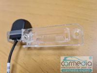 CarMedia CM-7203KB CCD-sensor Night Vision (ночная съёмка) с линиями разметки (Линза-Стекло) Цветная штатная камера заднего вида для автомобилей Volkswagen/Seat/Skoda (по списку) вместо плафона подсветки номера. Изображение 3